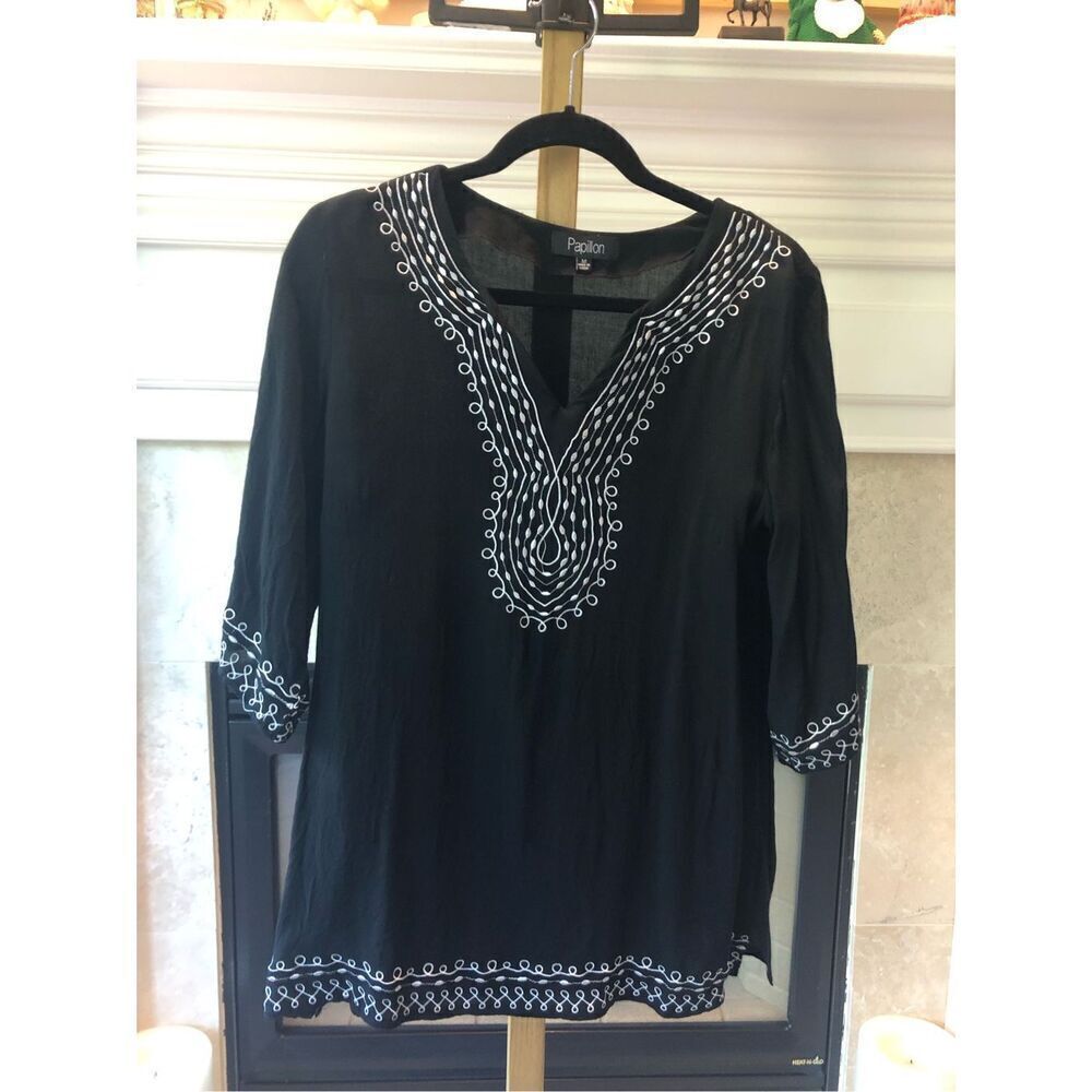 Papillon Women’s Black 1/4 Sleeve White Embroidered Trim Blouse Size M